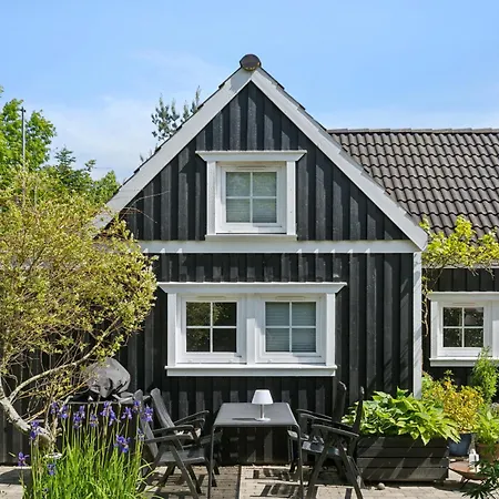 Cozy In Scenic Rageleje